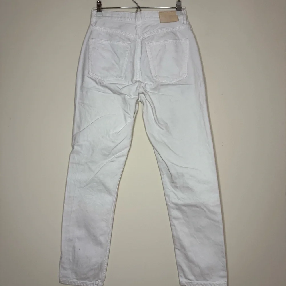 EVERLANE The Cheeky Summer 100% Cotton Jean in Ecru White